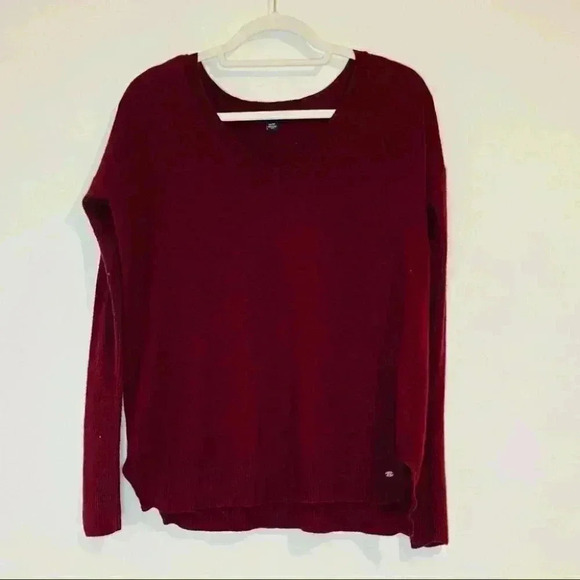 American Eagle Maroon Red Knit Sweater Top V-Neck - Picture 1 of 3
